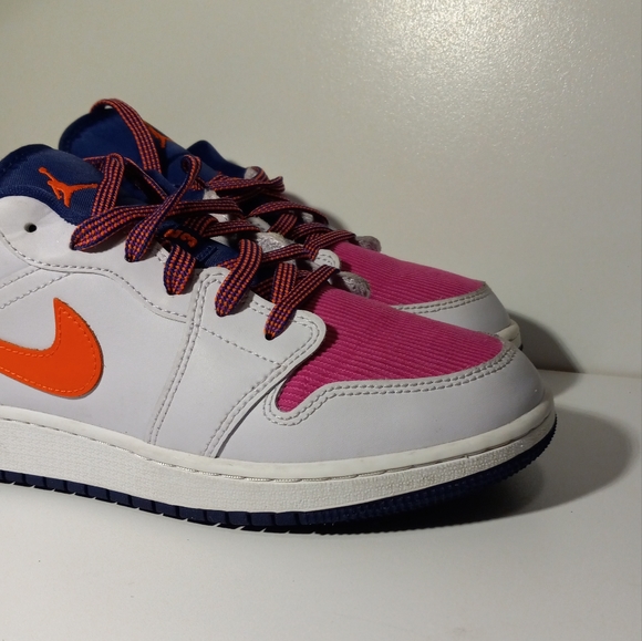 Air Jordan 1 Low GS 'Fire Pink Hyper Crimson' - Picture 2 of 7